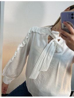 CAMISA BLANCA LAZADA VOLANTE