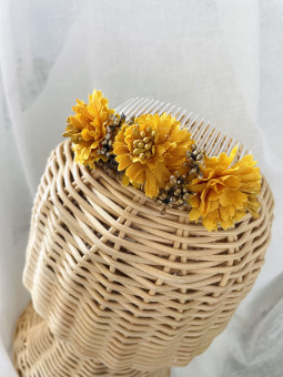 TOCADO FLAMENCA FLORES MOSTAZA