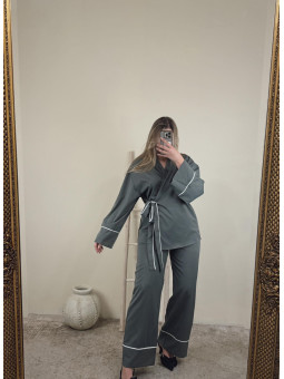 CONJUNTO KIMONO Y PANTALÓN...