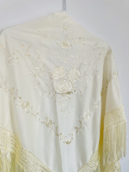 MANTONCILLO BLANCO ROTO...