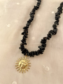 COLLAR PIEDRA NEGRA SOL DORADO